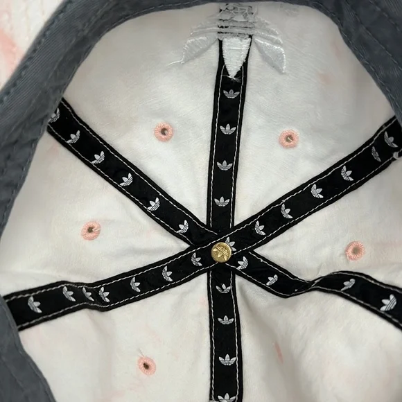 Adidas Originals Women’s hat - NEW - Picture 11 of 11